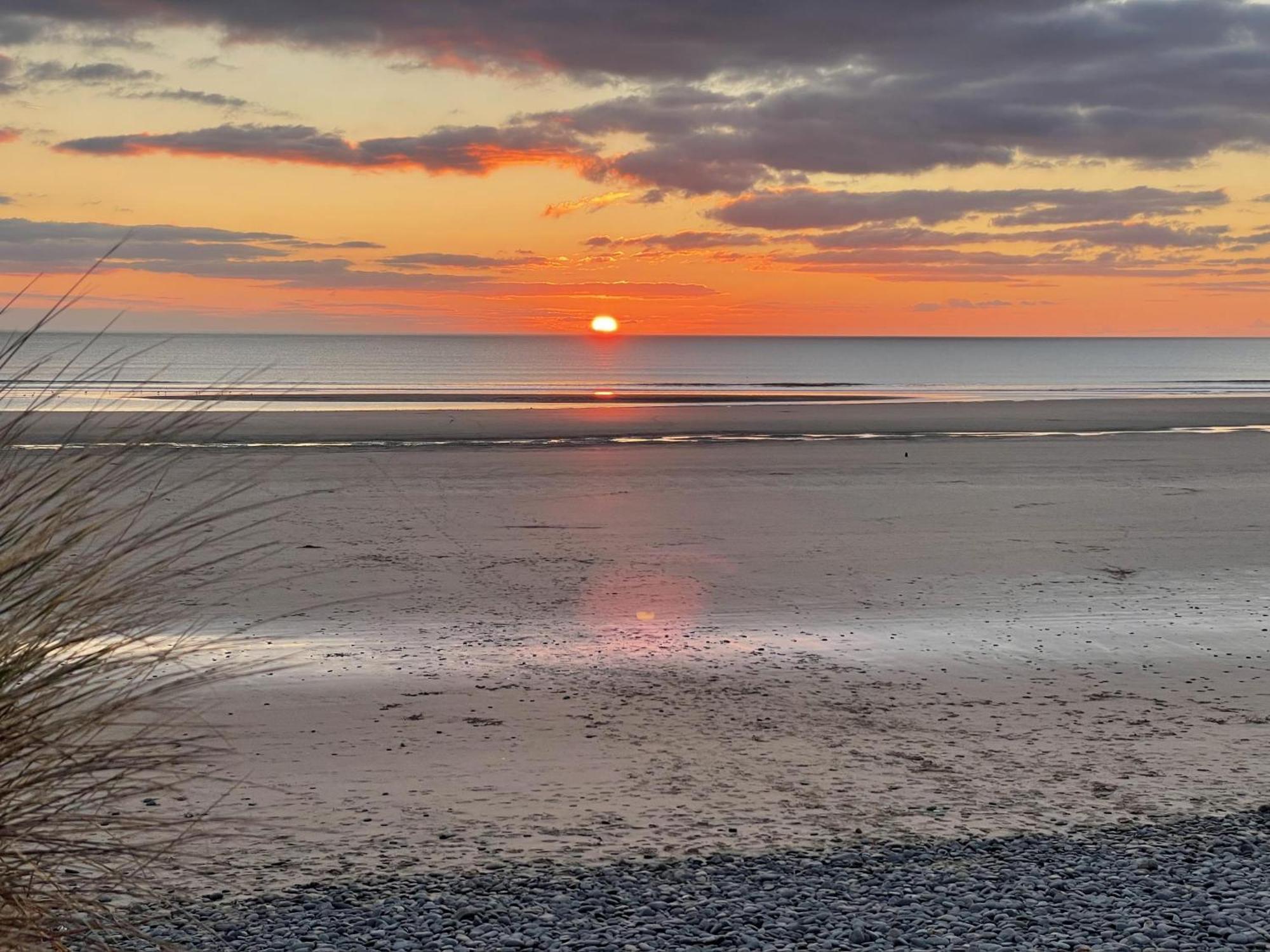 Lovely Seafront 2 Bedroom Apartment 4 Aberdyfi Exterior photo